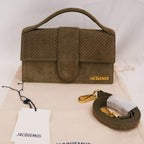 Jacquemus Borsa a Mano in Camoscio Intrecciato Verde Oliva