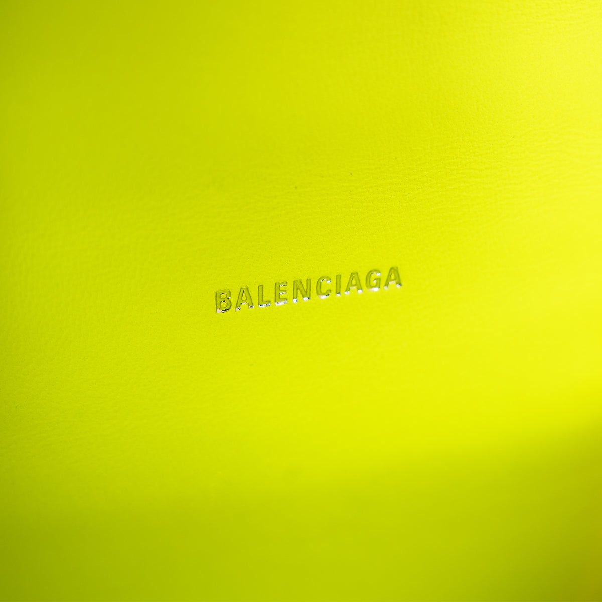 Balenciaga Hourglass XS Borsa a Mano in Pelle Effetto Coccodrillo Giallo Fluo con Logo B Argentato