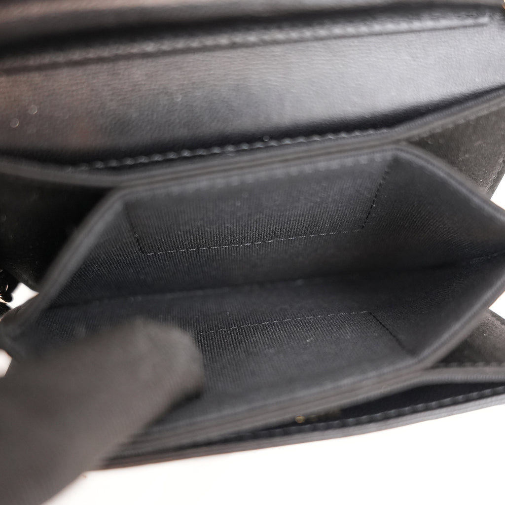 Chanel Mini WOC Borsa a Tracolla Nera in Pelle di Agnello Matelassé con Logo CC Dorato