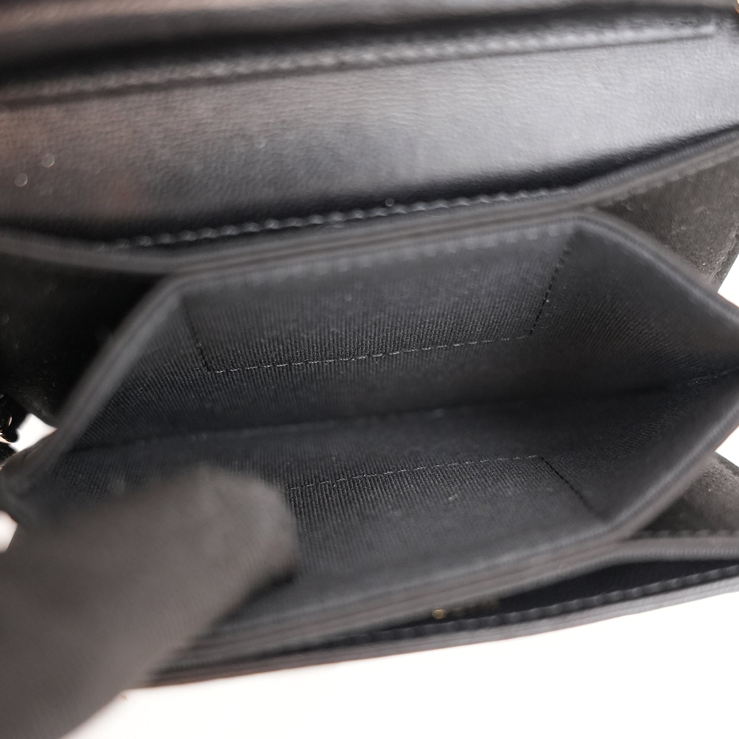 Chanel Mini WOC Borsa a Tracolla Nera in Pelle di Agnello Matelassé con Logo CC Dorato