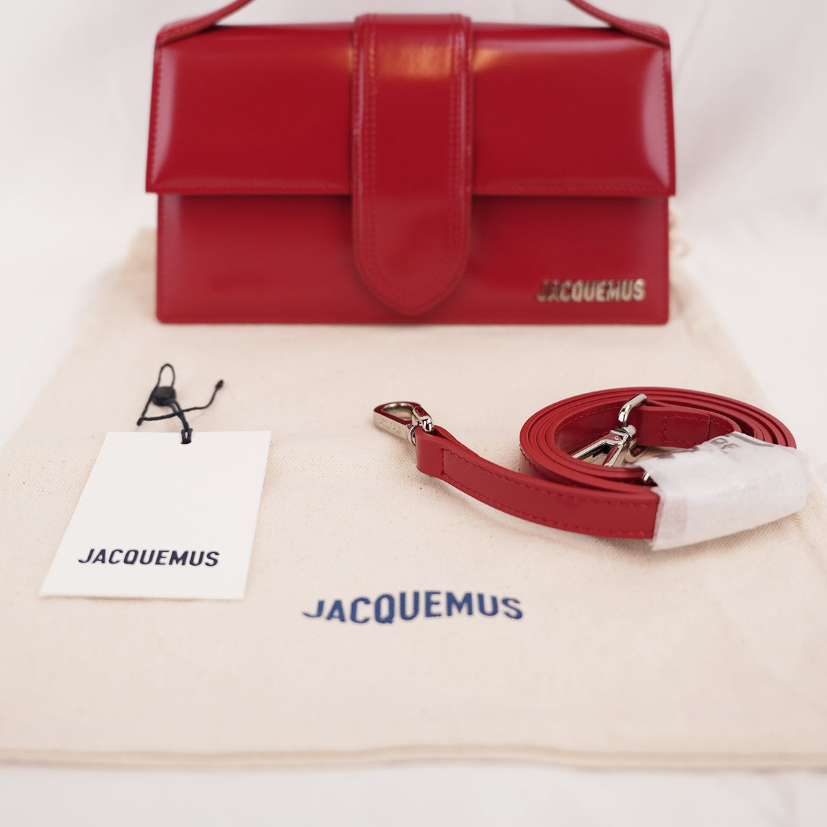 Jacquemus Borsa a Mano in Pelle Verniciata Rossa