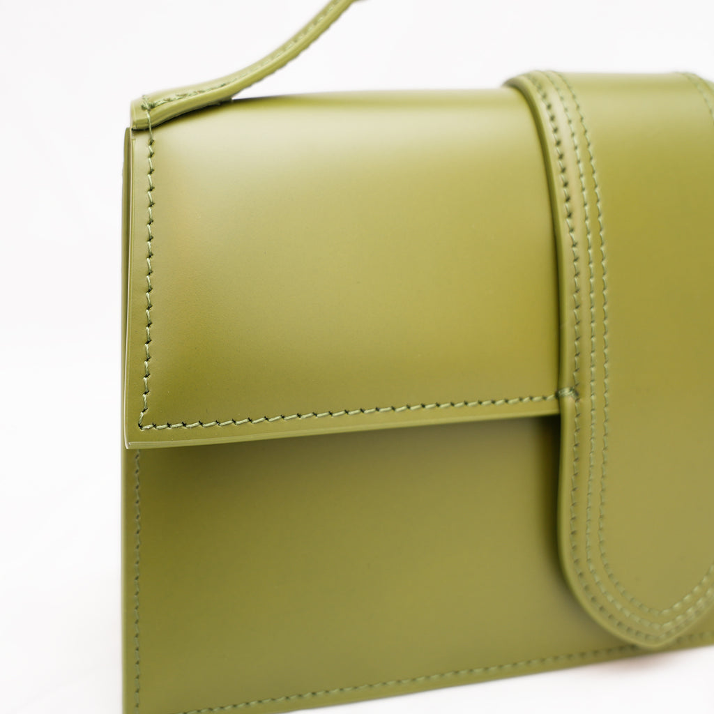 Jacquemus Le Grand Bambino Khaki in Pelle con Manico e Tracolla