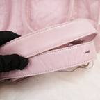 Prada Bauletto Piccolo in Pelle Rosa Cipria con Logo Triangolare e Dettagli Argentati – Dust Bag Inclusa