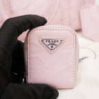 Prada Bauletto Piccolo in Pelle Rosa Cipria con Logo Triangolare e Dettagli Argentati – Dust Bag Inclusa