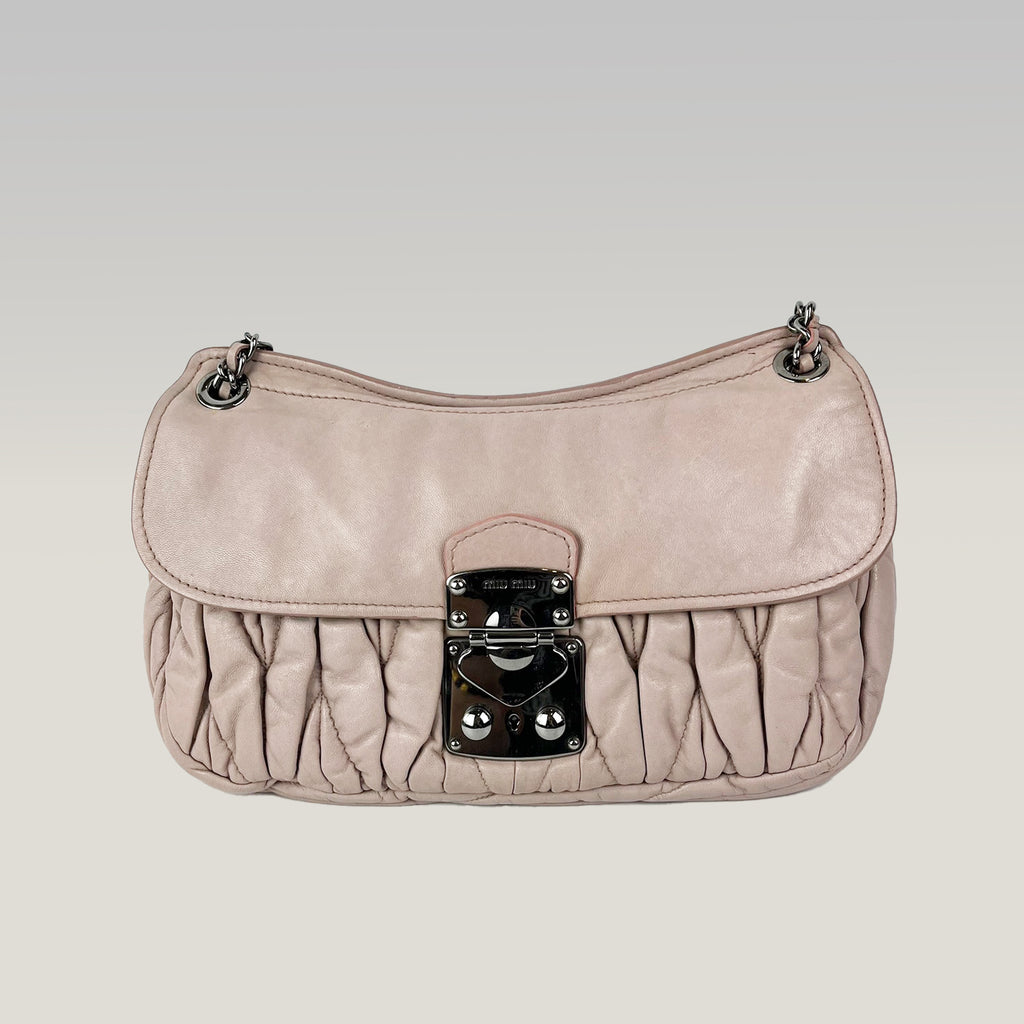 Miu Miu Coffer Small in Pelle Matelassé Cipria con Tracolla