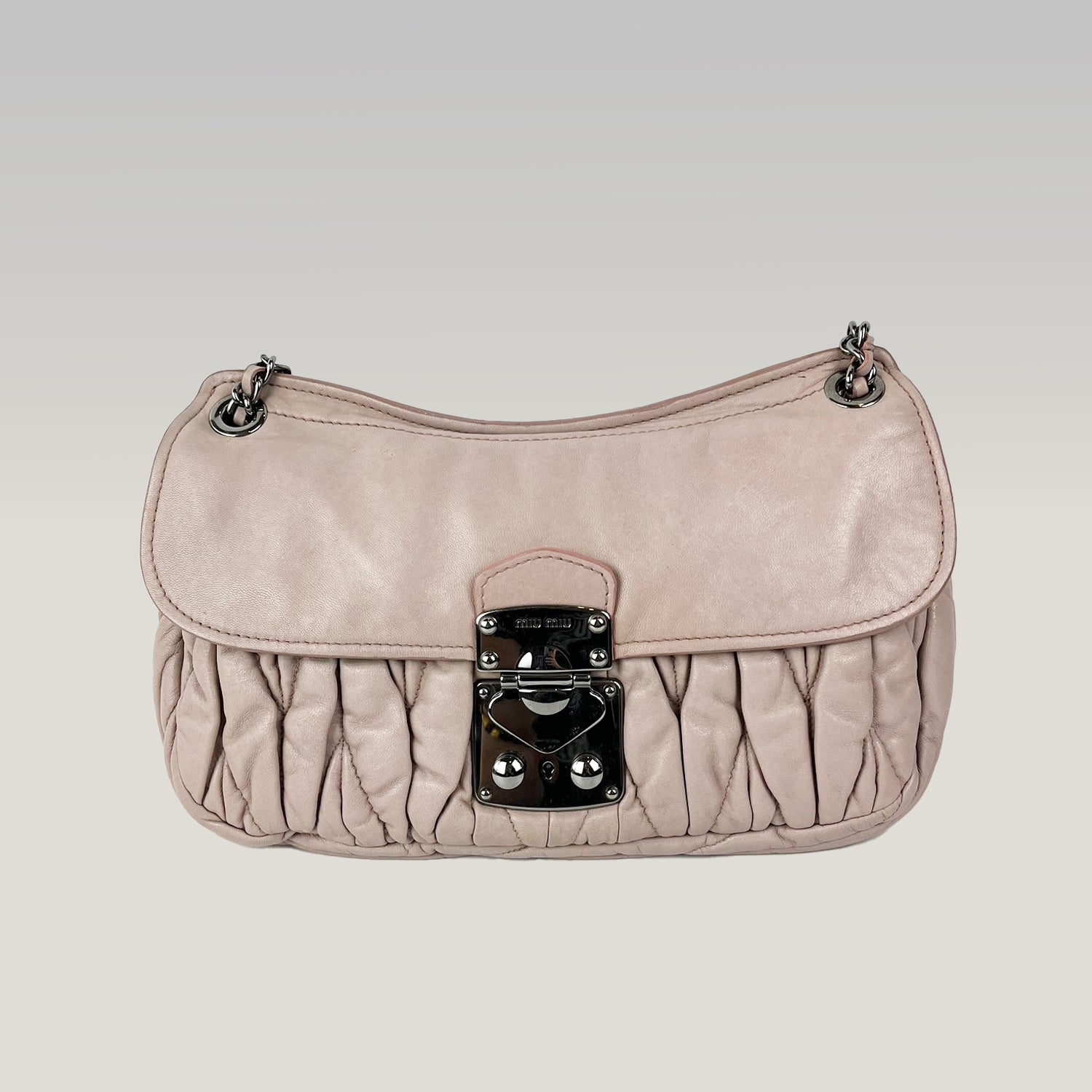 Miu Miu Coffer Small in Pelle Matelassé Cipria con Tracolla