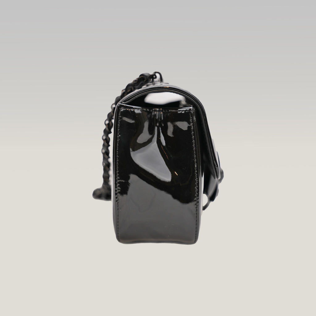 Chanel Borsa a Patta Piccola in Pelle di Vitello Verniciata