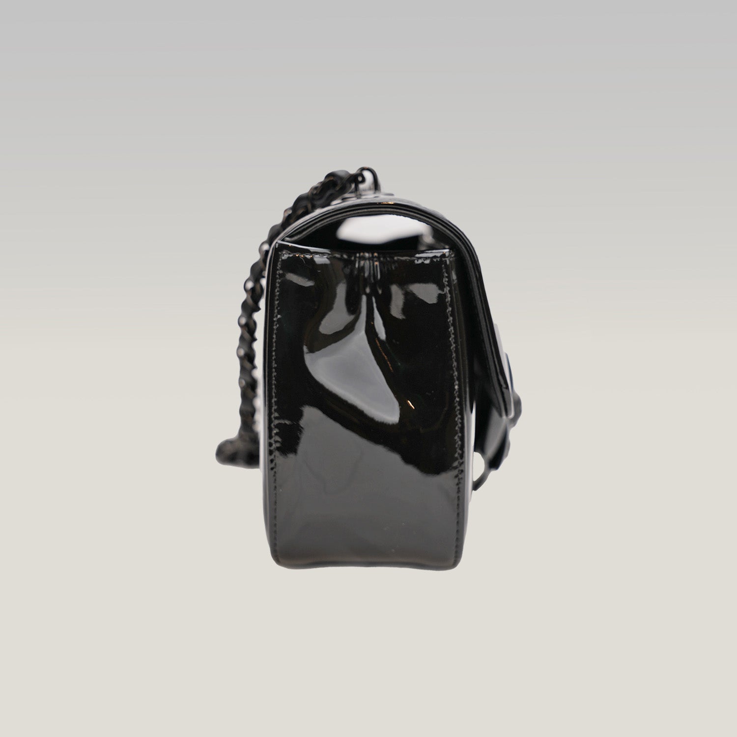 Chanel Borsa a Patta Piccola in Pelle di Vitello Verniciata