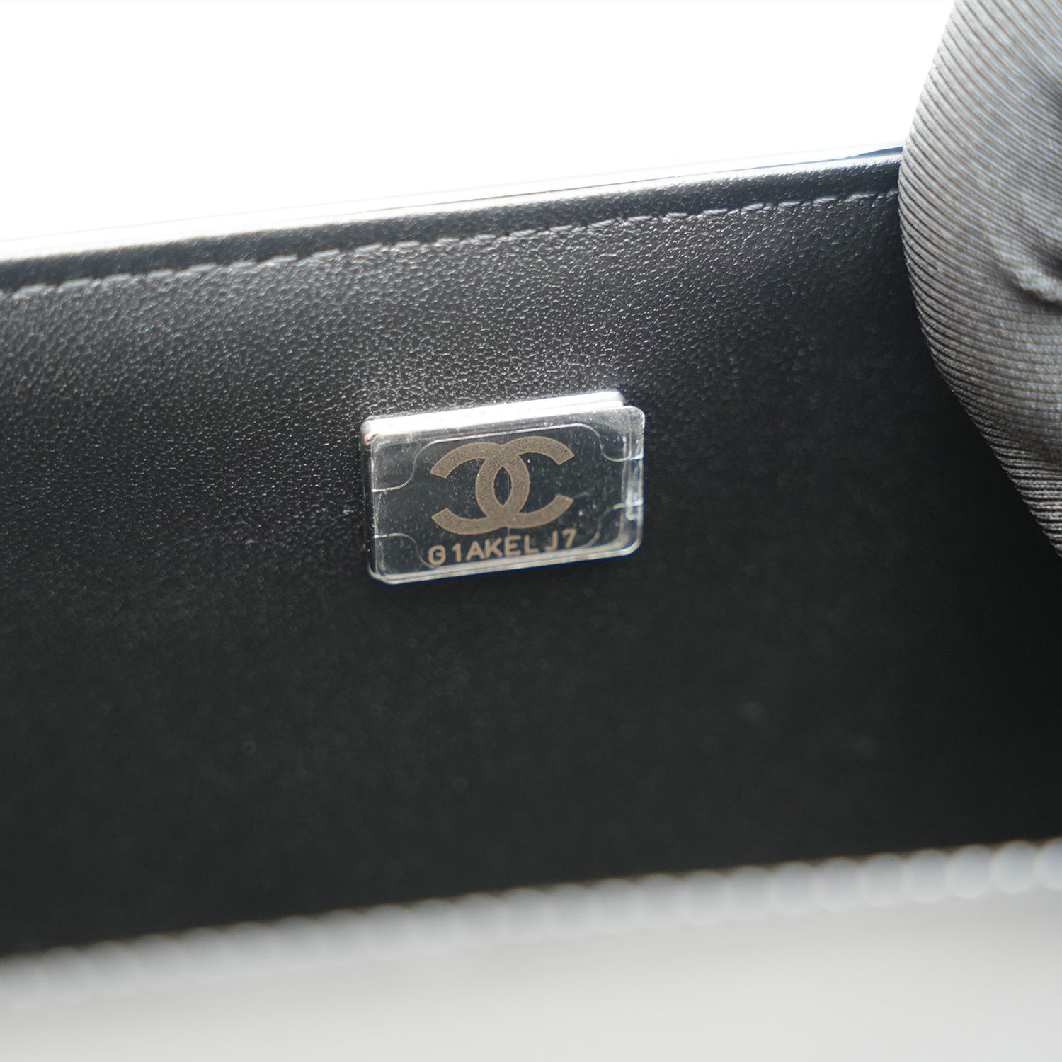 Chanel Borsa a Patta Piccola in Pelle di Vitello Verniciata