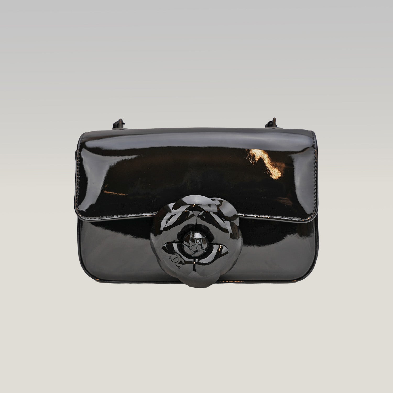 Chanel Borsa a Patta Piccola in Pelle di Vitello Verniciata