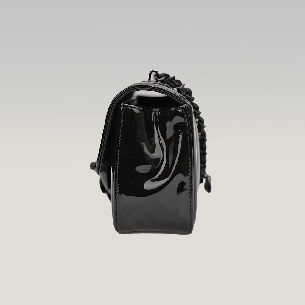 Chanel Borsa a Patta Piccola in Pelle di Vitello Verniciata