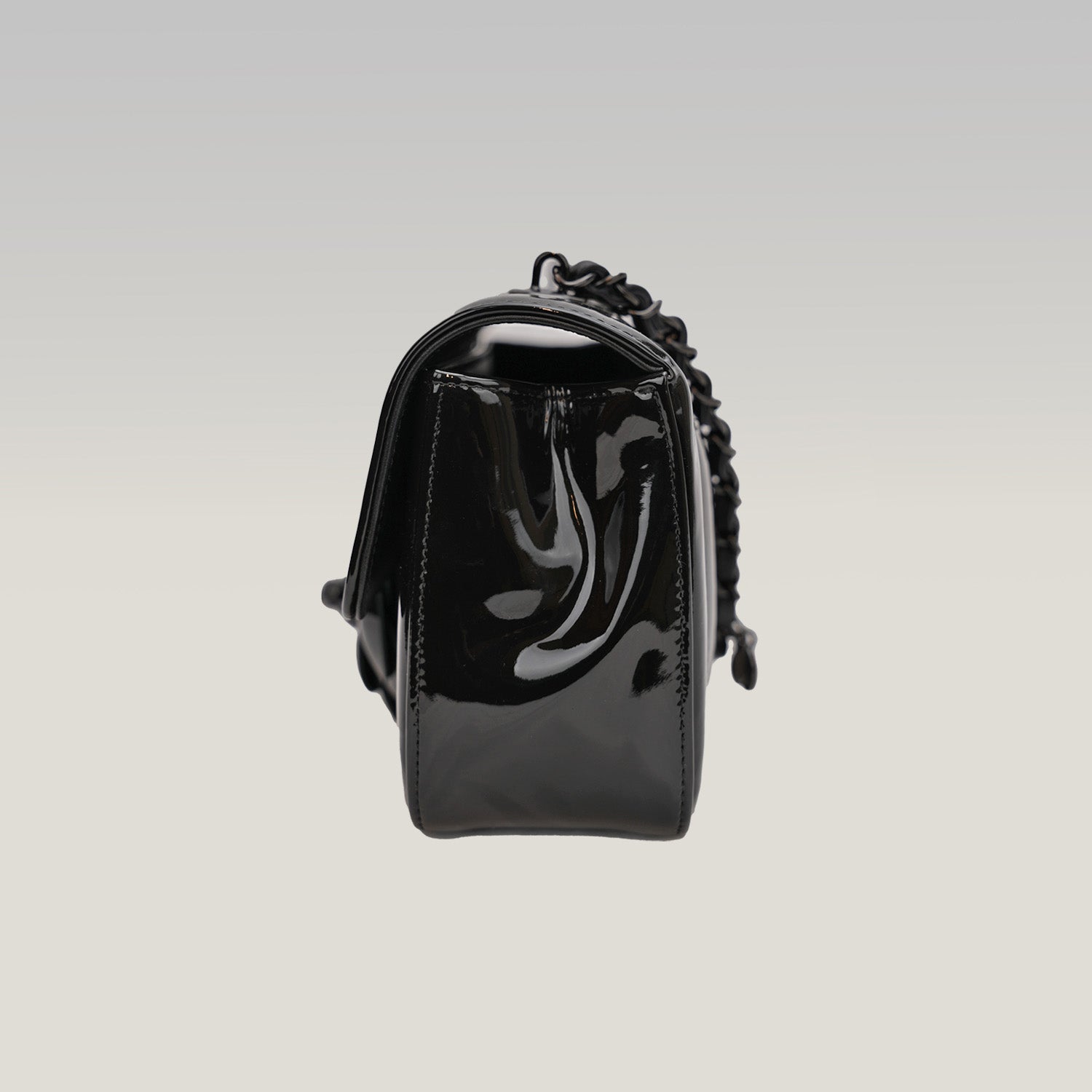 Chanel Borsa a Patta Piccola in Pelle di Vitello Verniciata