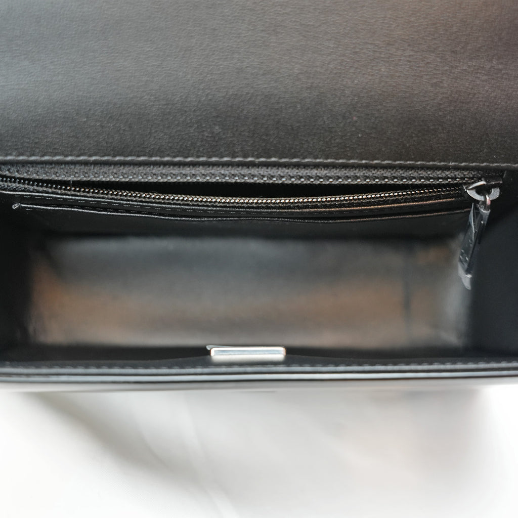 Chanel Borsa a Patta Piccola in Pelle di Vitello Verniciata