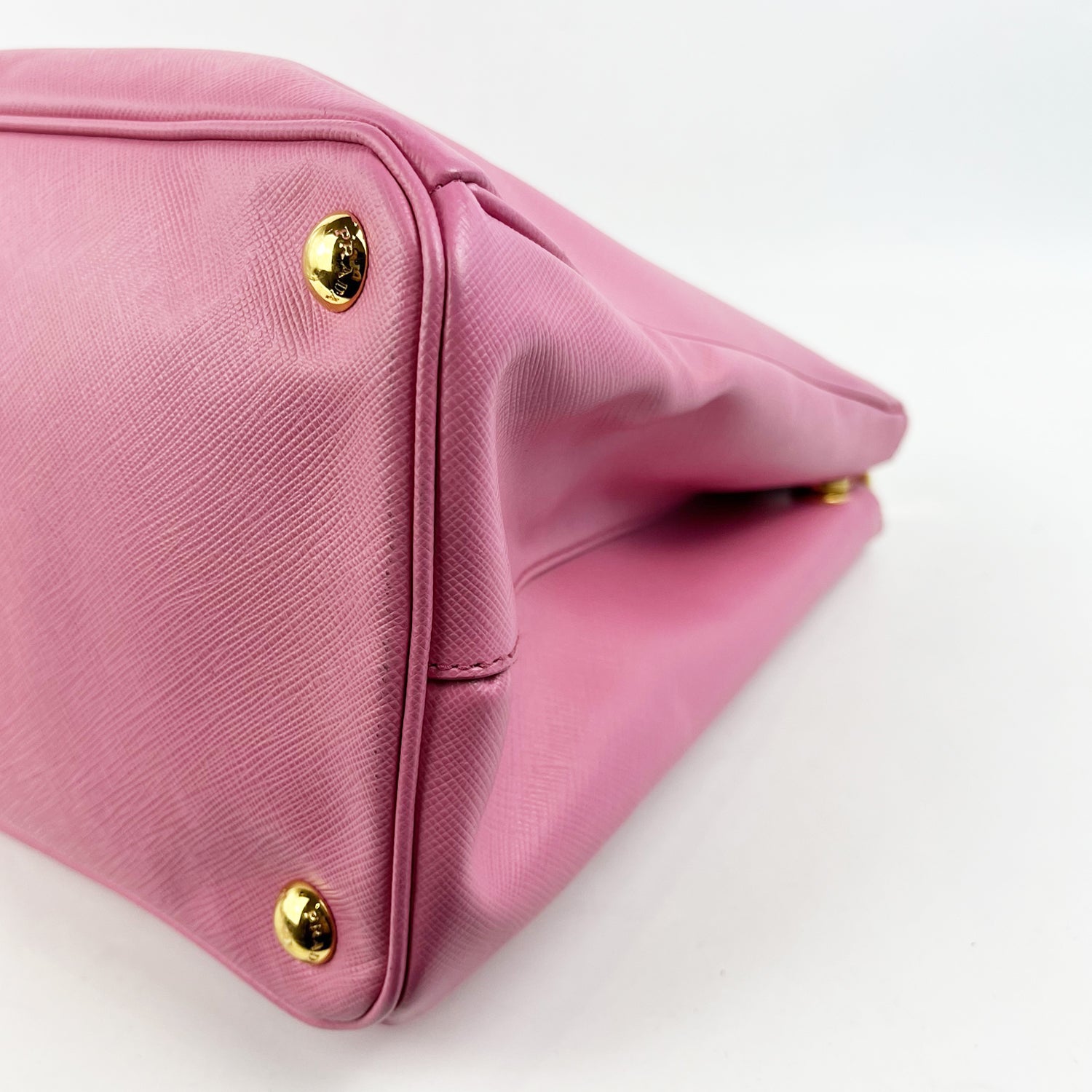 Prada Galleria Small Bag in Pelle Saffiano Rosa con Tracolla e Doppio Manico