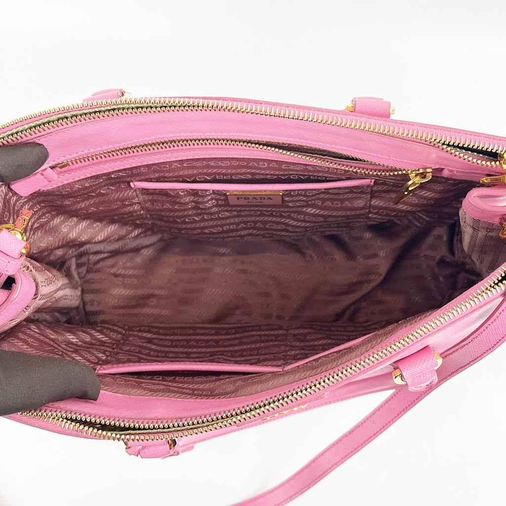 Prada Galleria Small Bag in Pelle Saffiano Rosa con Tracolla e Doppio Manico