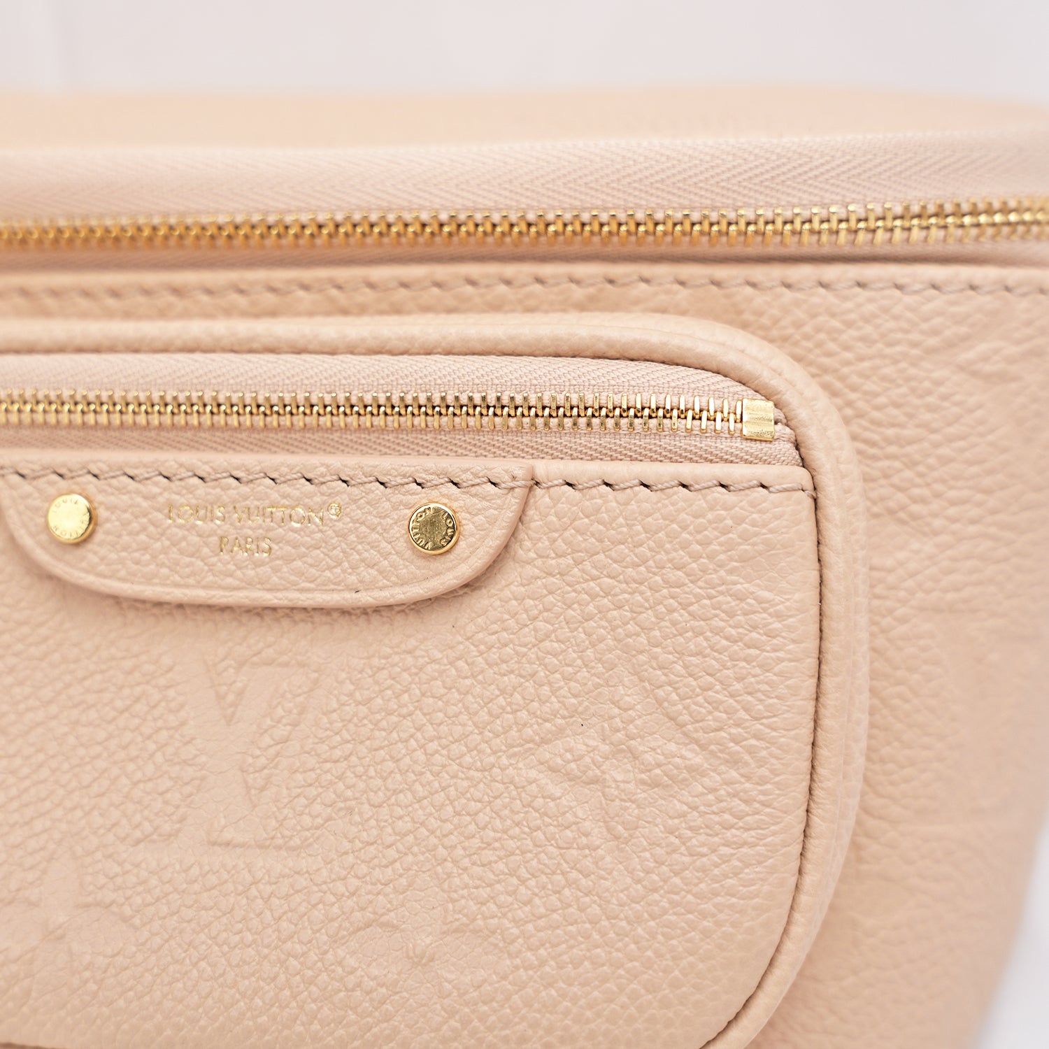 Louis Vuitton Mini Bumbag in pelle Monogram Empreinte sabbia