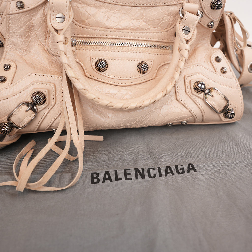 Balenciaga Neo Cagole Borsa Piccola in Pelle Arena Beige Nude con Borchie e Frange 26 cm