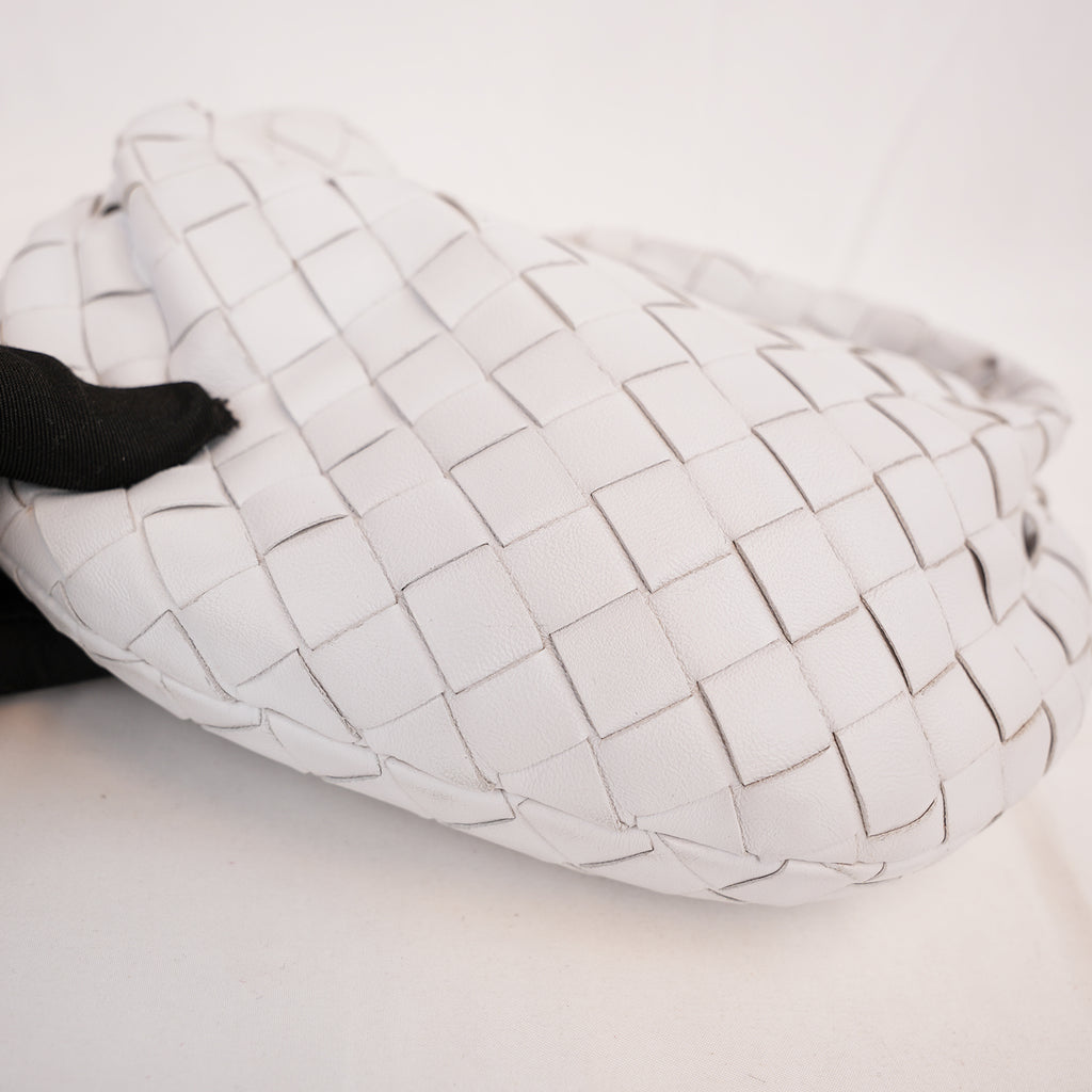 Bottega Veneta Jodie Mini Bianca in Pelle di Agnello Intrecciata
