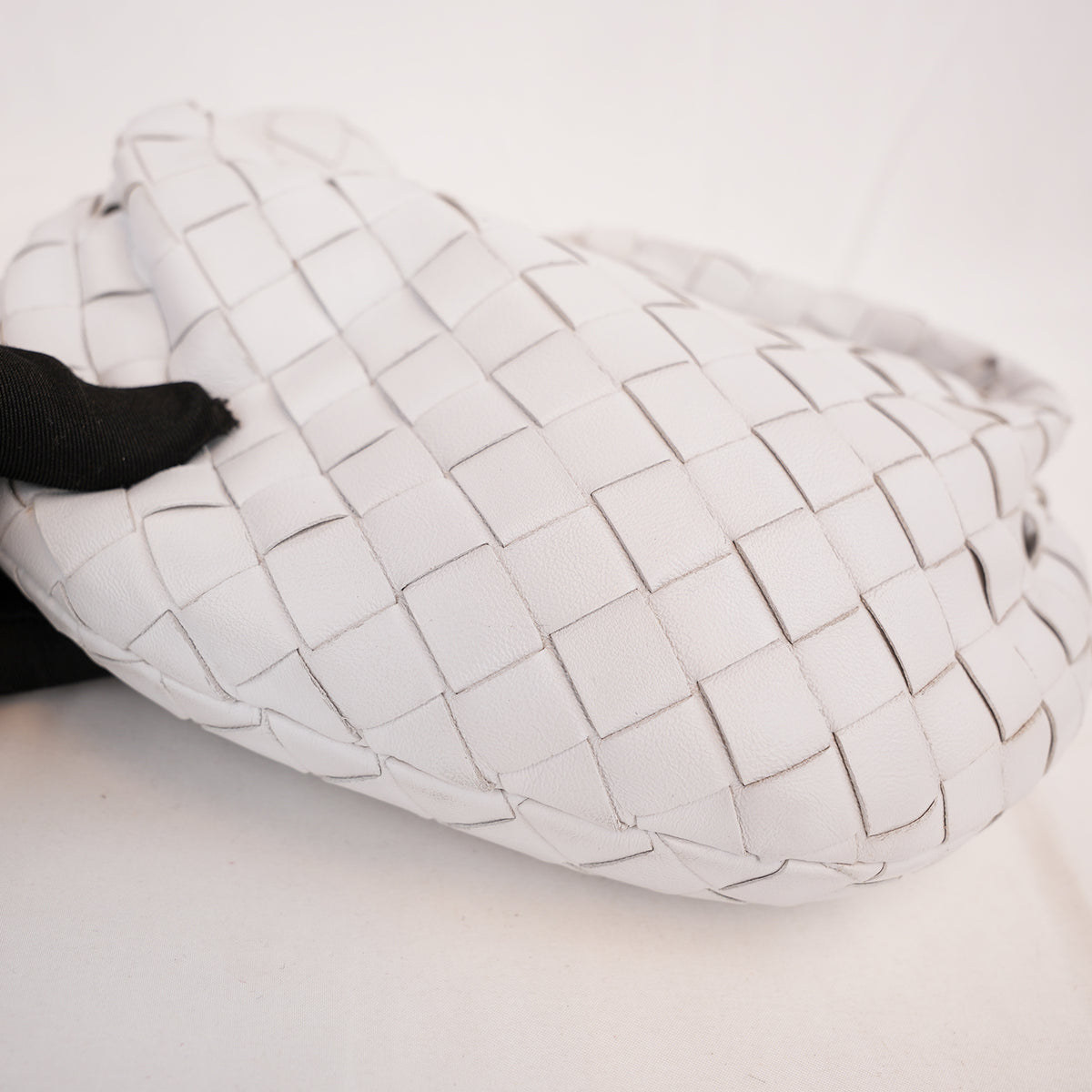 Bottega Veneta Jodie Mini Bianca in Pelle di Agnello Intrecciata