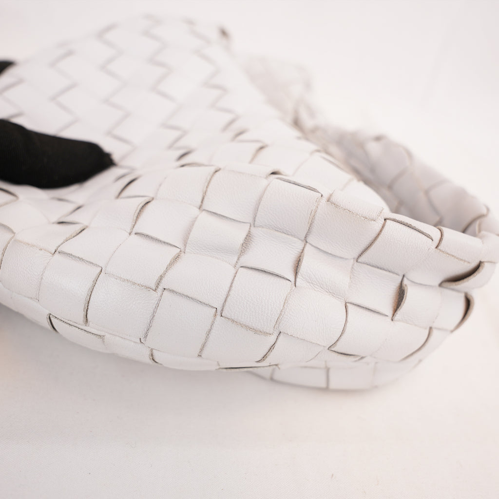 Bottega Veneta Jodie Mini Bianca in Pelle di Agnello Intrecciata