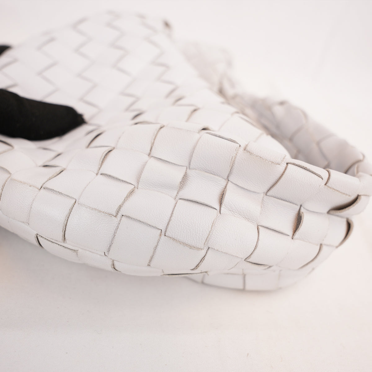 Bottega Veneta Jodie Mini Bianca in Pelle di Agnello Intrecciata