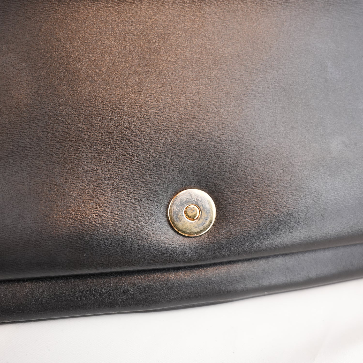 Gucci Arli Borsa a Tracolla in Pelle Nera con Logo Doppia G Dorato