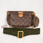 Louis Vuitton Multi Pochette Accessoires Monogram con Tracolla Verde in Tela Cerata e Pelle