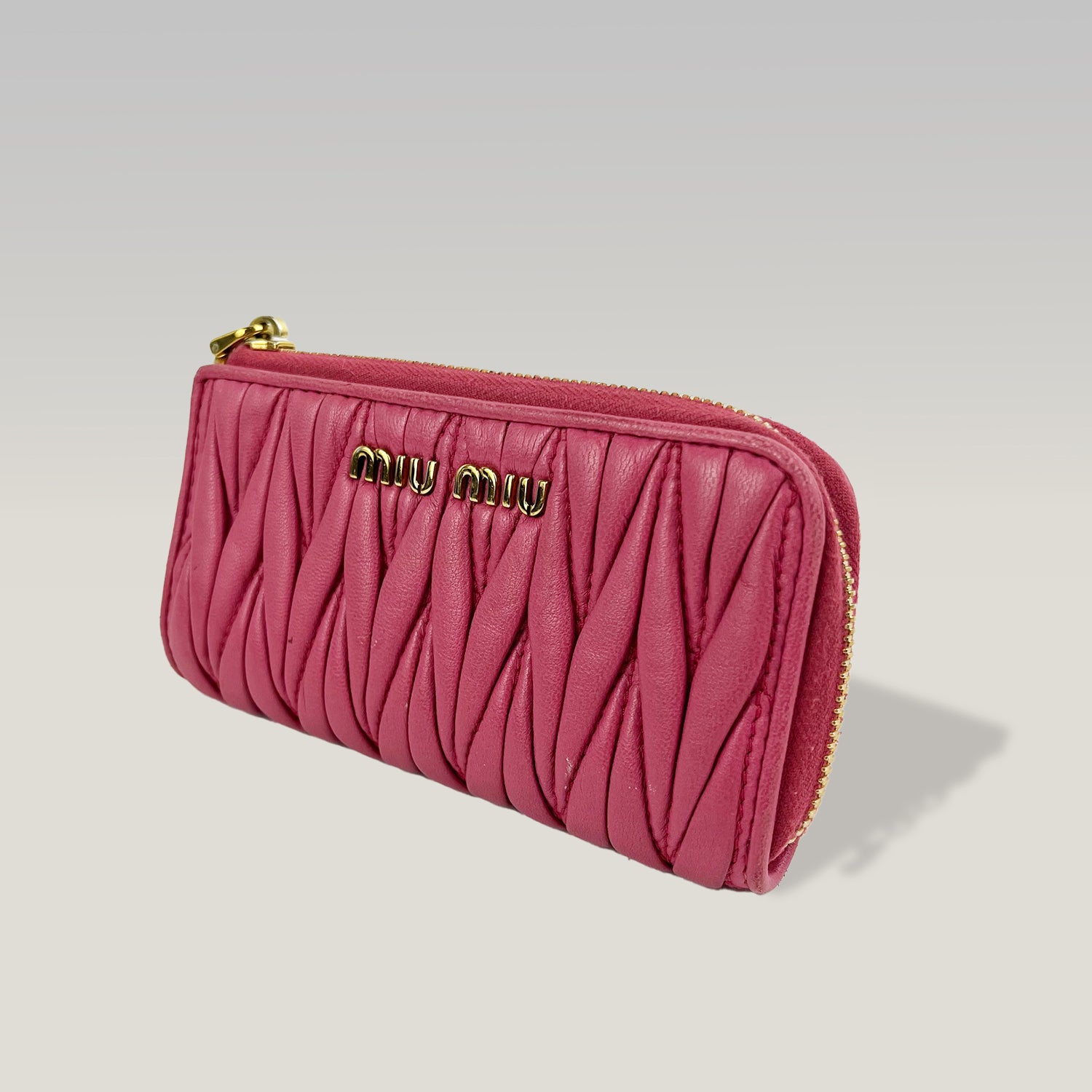 Miu Miu Portafoglio Continental Matelassé in Pelle Nappa Rosa con Logo Dorato