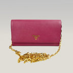 Prada Portafoglio Continental in Pelle Saffiano Rosa Tamaris con Catena Dorata