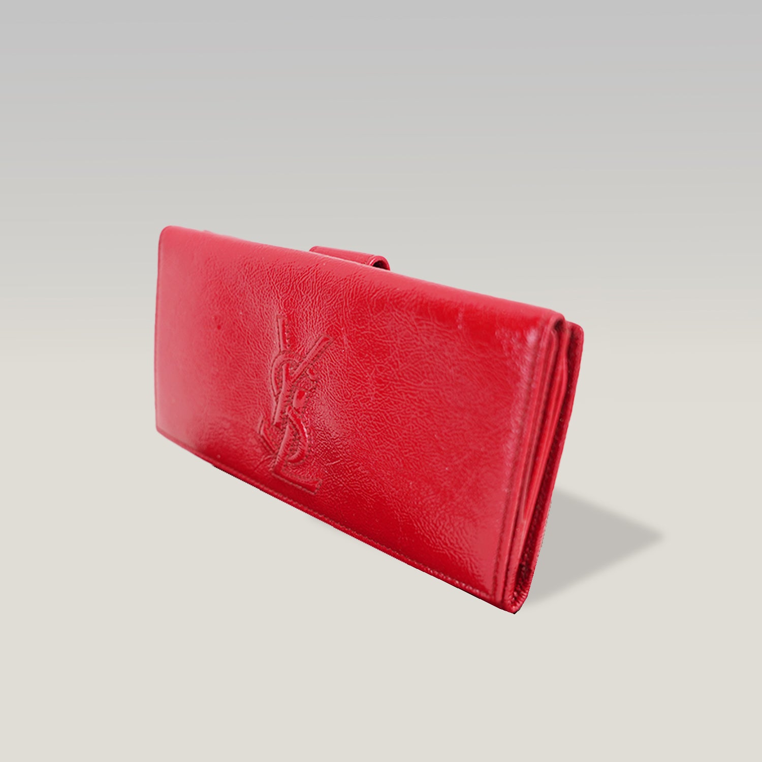 Saint Laurent Belle de Jour Pochette in Pelle Verniciata Rossa con Logo YSL Impresso