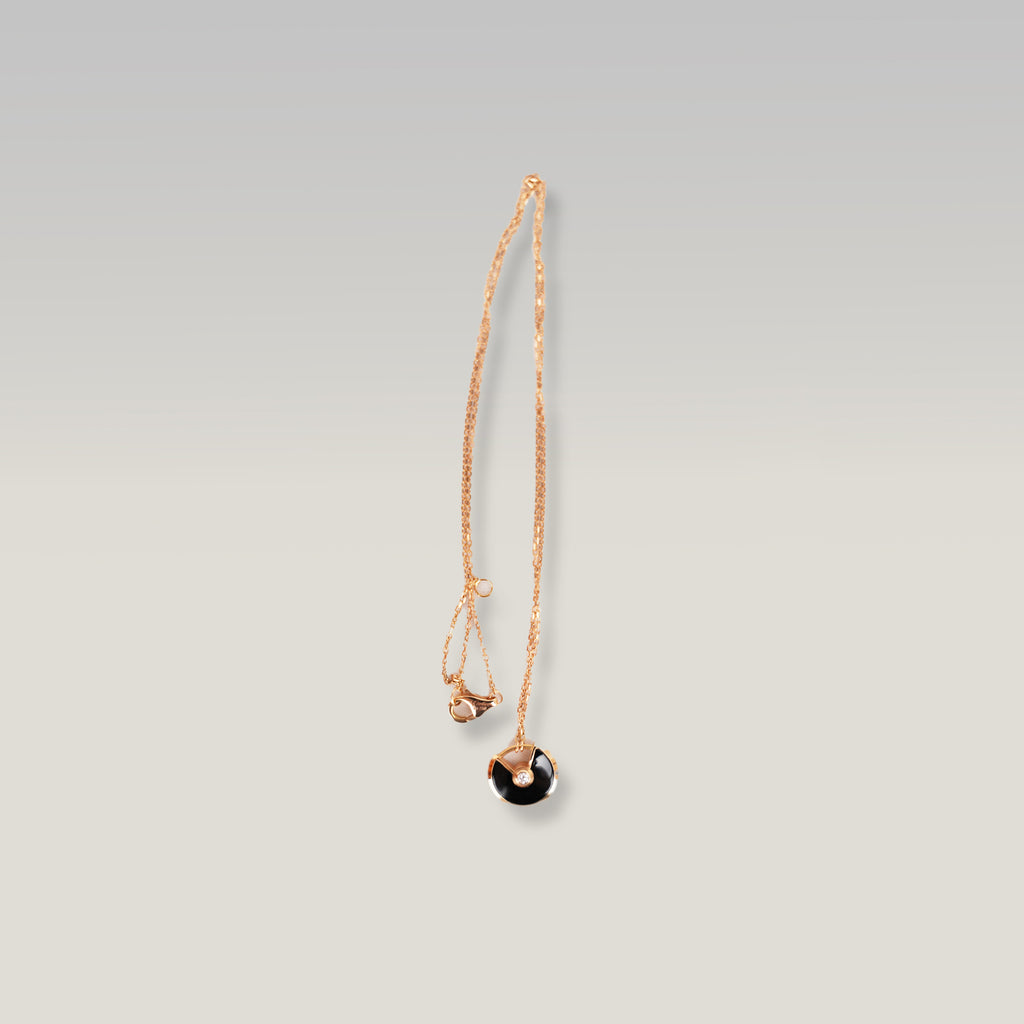 Cartier Amulette de Cartier Collana in Oro Rosa con Onice Nera e Diamante – Collana Donna