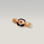 Dior Spilla Gioiello Vintage in Lega Metallica Dorata con Strass Smalto Nero e Pietra Rossa