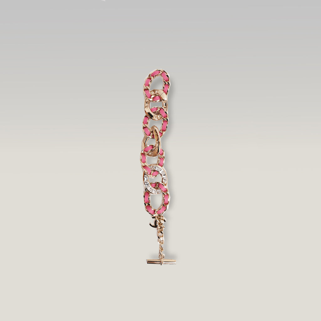 Chanel Bracciale Vintage del 2018 in Metallo con Catena Intrecciata in Pelle Rosa e Logo CC