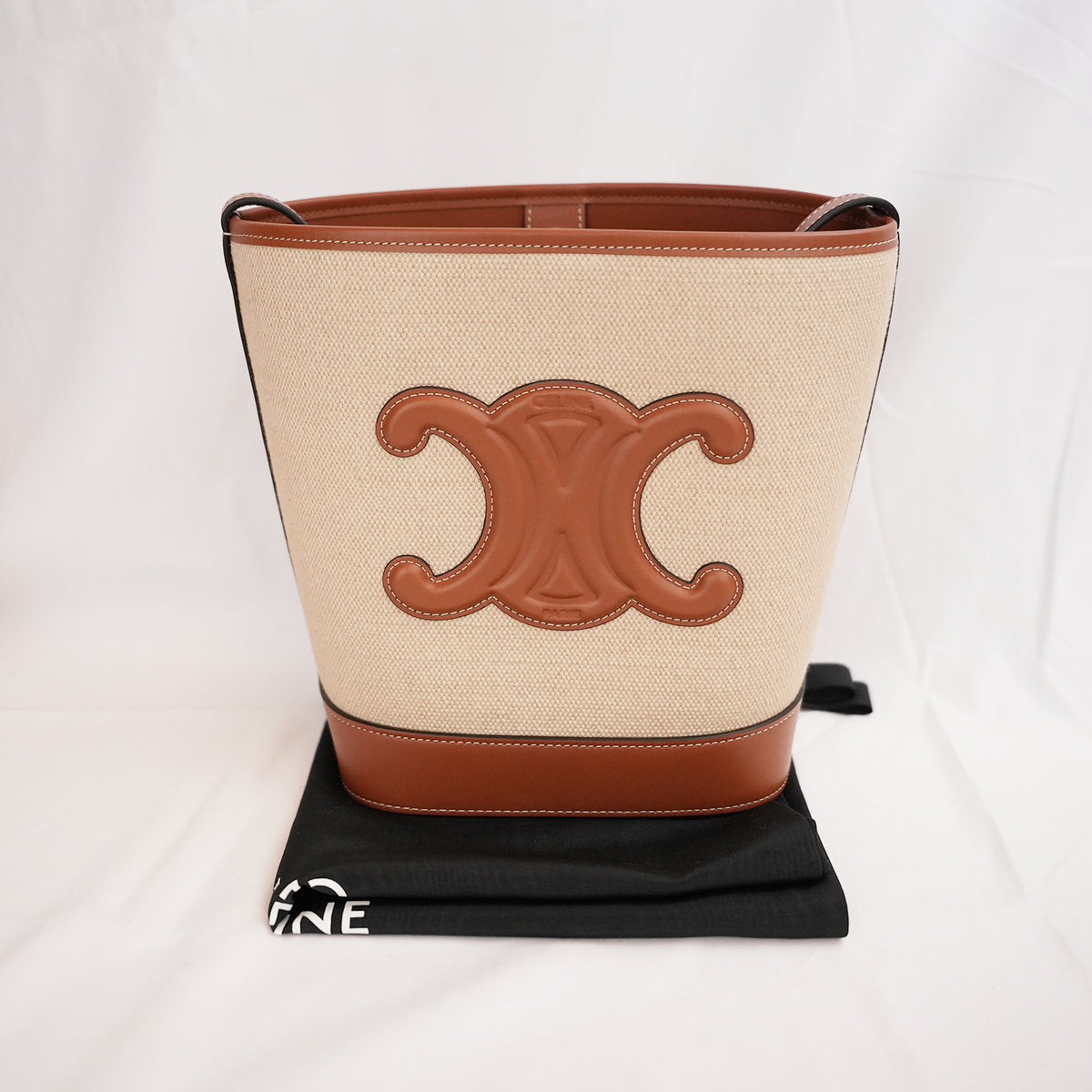 Celine Small Bucket Cuir Triomphe Natural / Tan in Tessuto e Pelle di Vitello