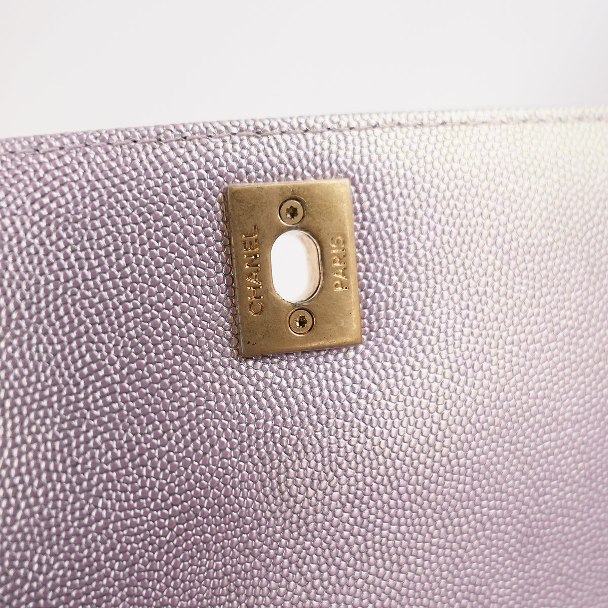 Chanel Coco Handle Small Iridescente Lilla in Pelle Caviar con Hardware Dorato