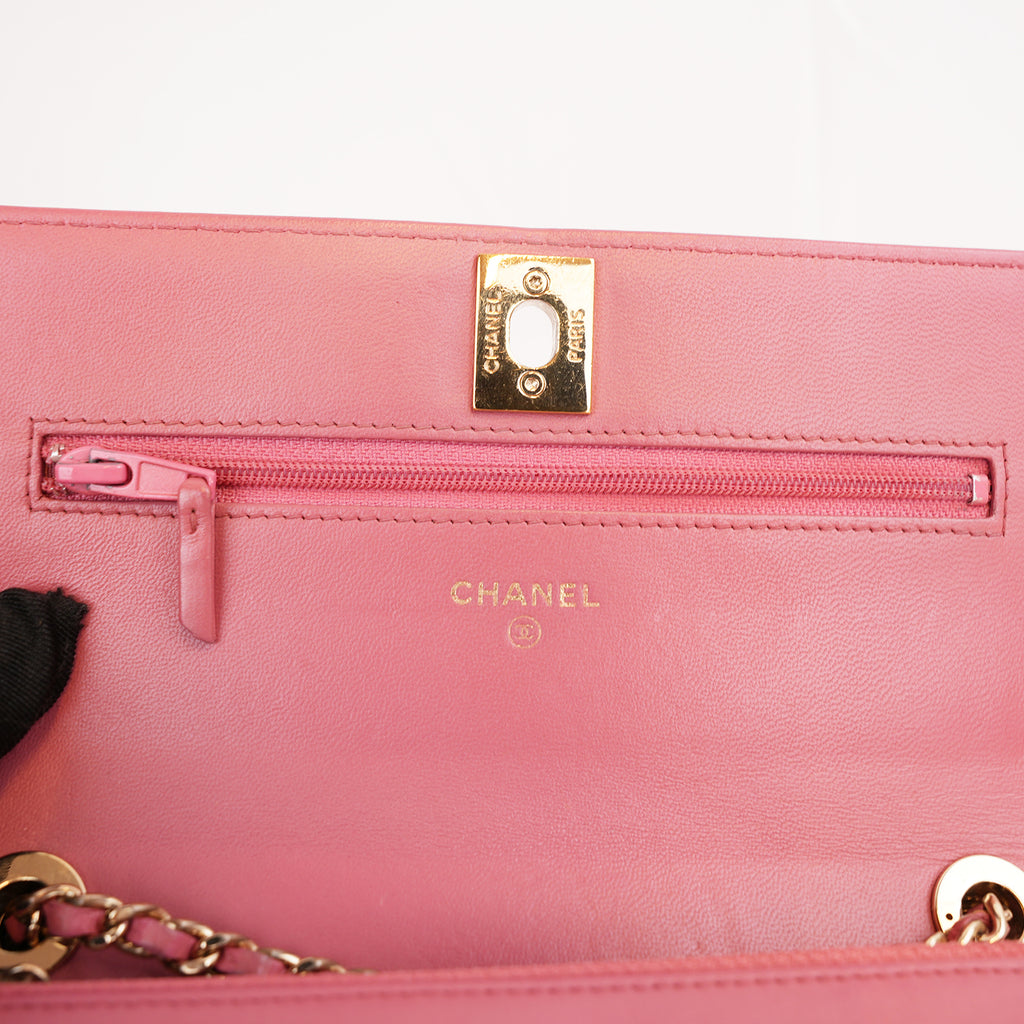 Chanel Trendy CC Wallet on Chain Rosa Chevron in Pelle di Agnello con Hardware Dorato