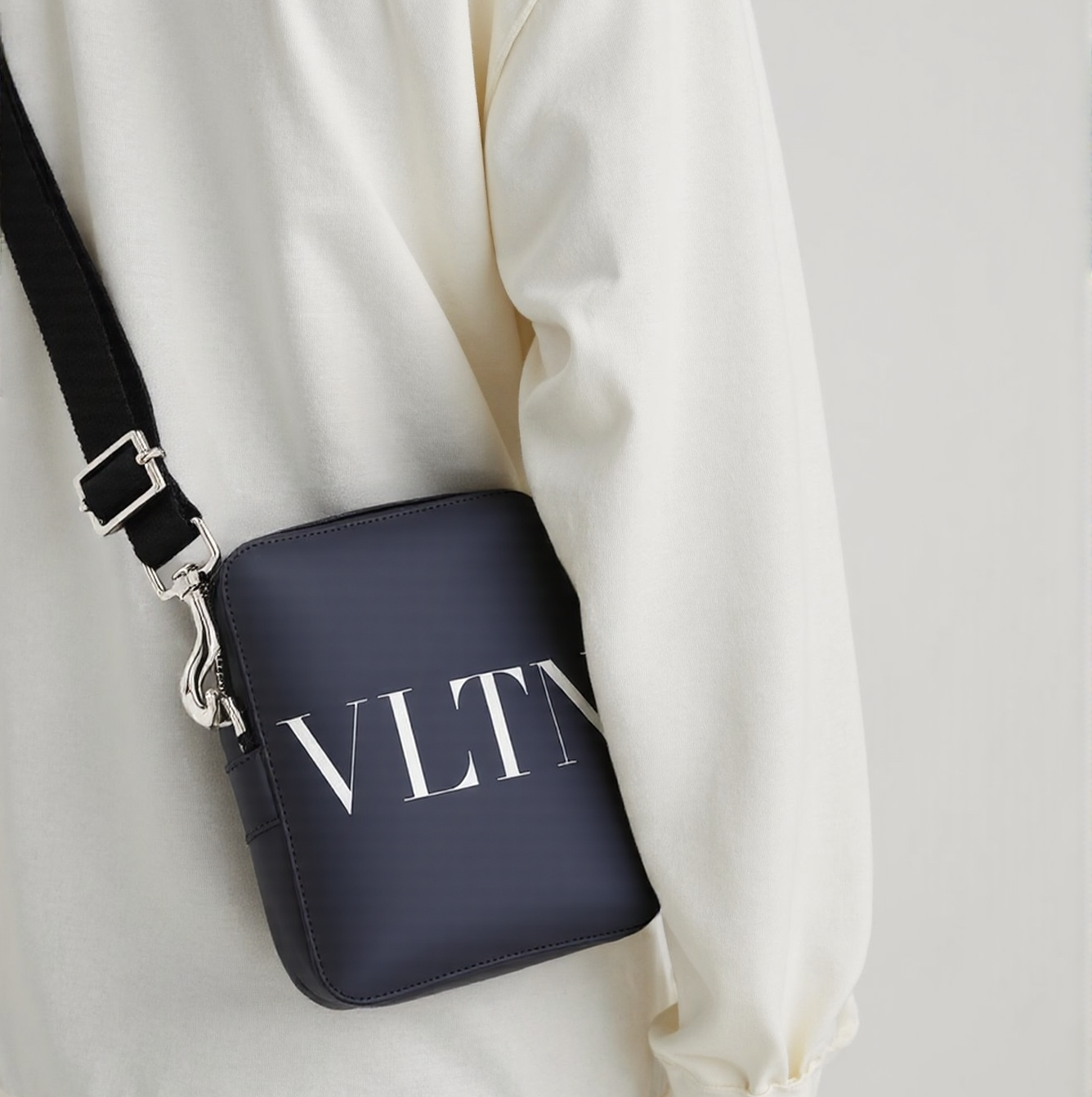 Valentino Phone bag in black