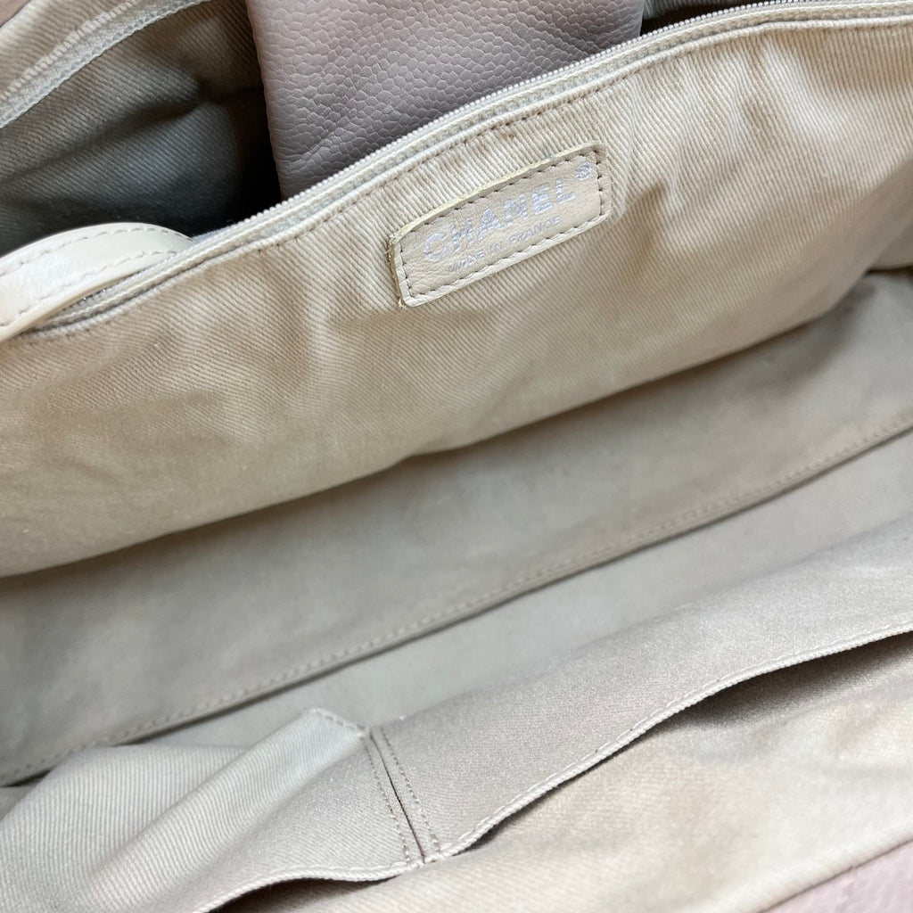 Chanel Ultimate Executive Tote Large – Borsa Tote in Pelle Caviar Beige