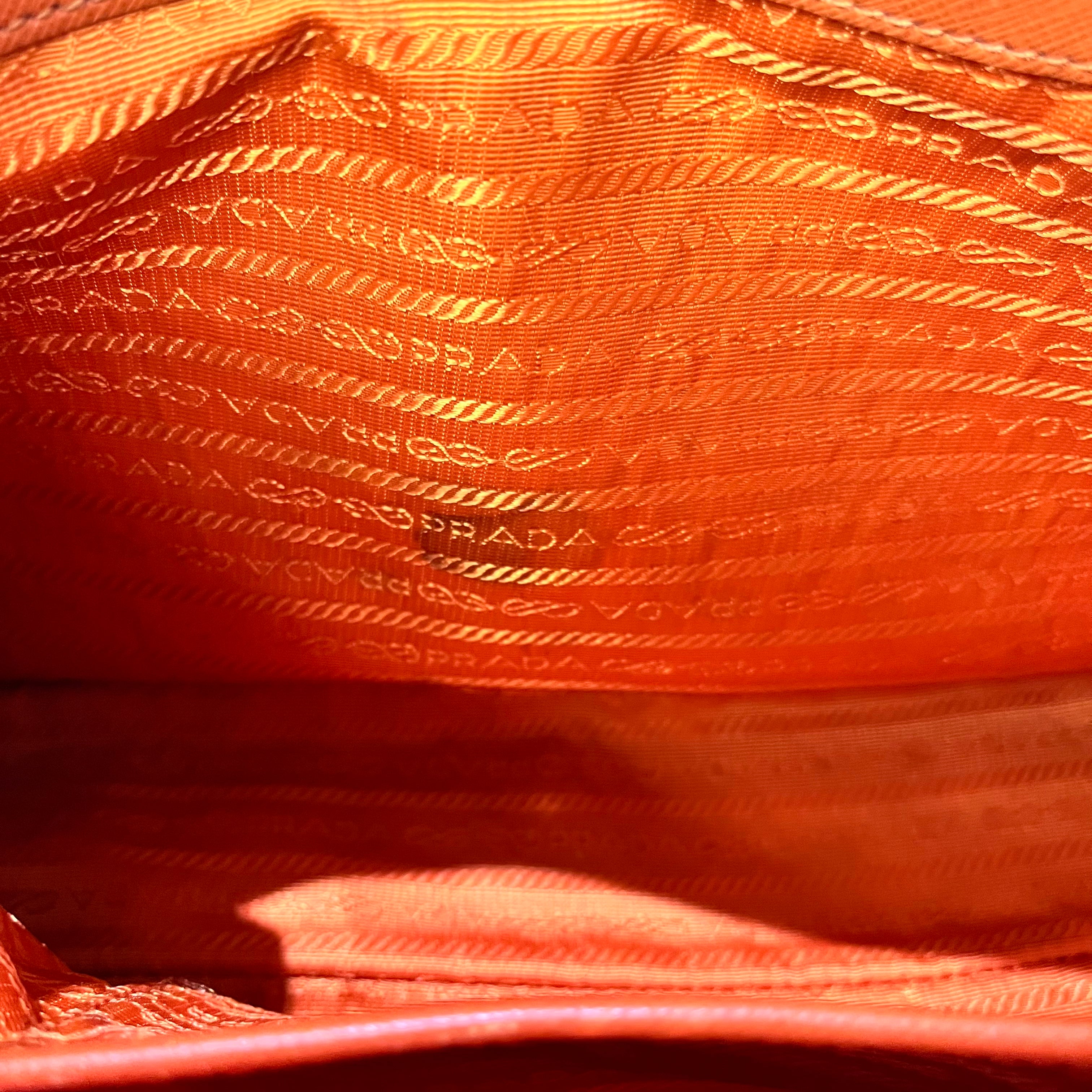 Prada Galleria Small in Pelle Saffiano Arancione