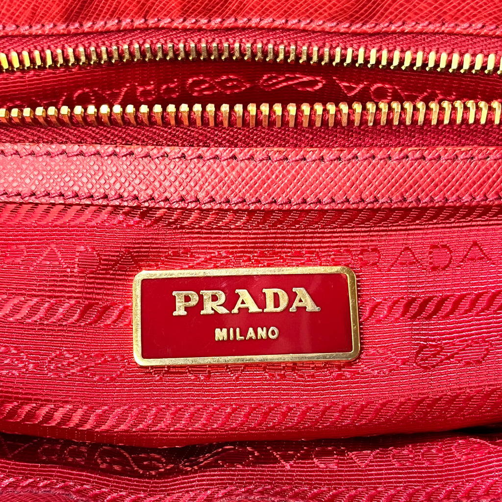 Prada Galleria Small in Pelle Saffiano Rossa