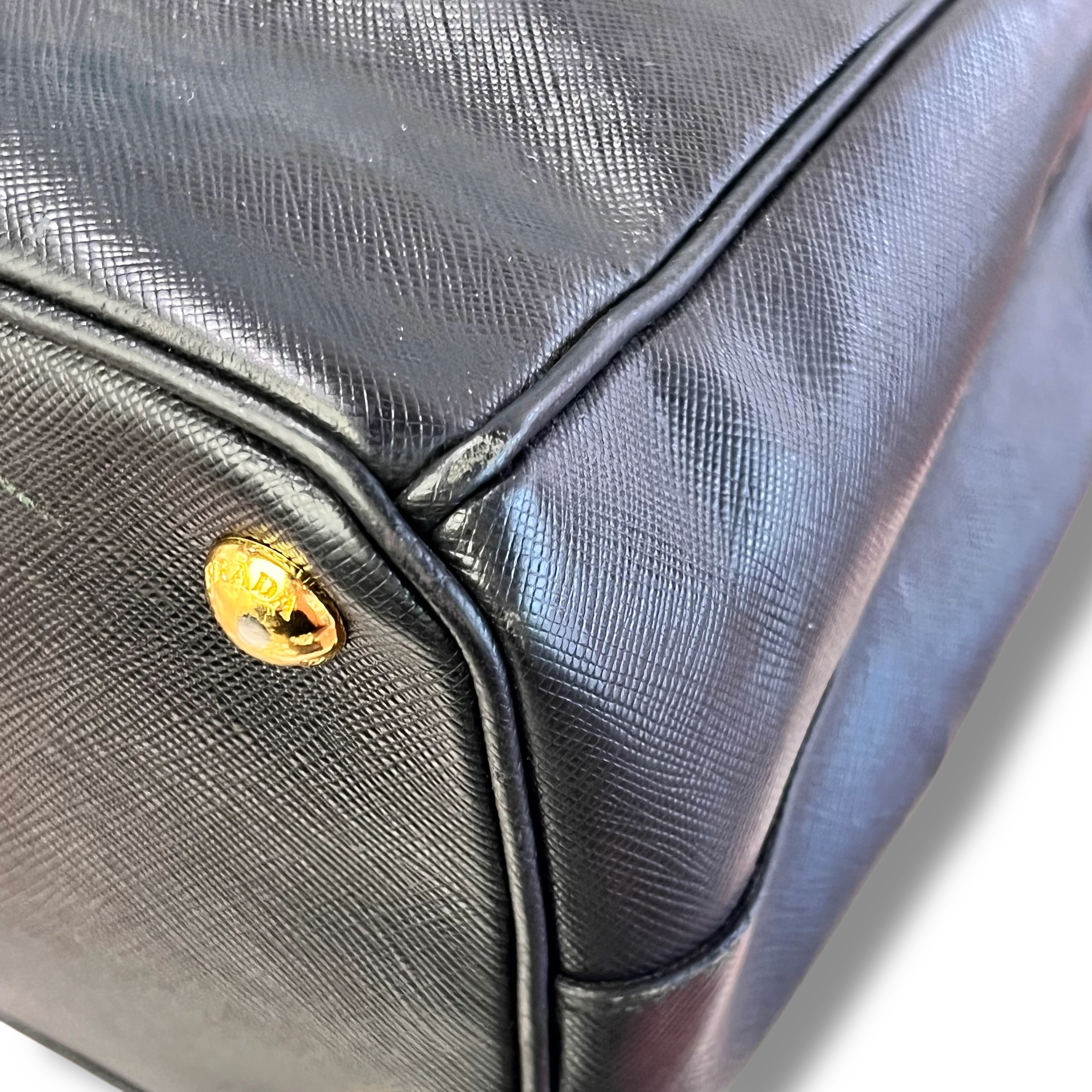 Small Prada Galleria Saffiano leather bag Black