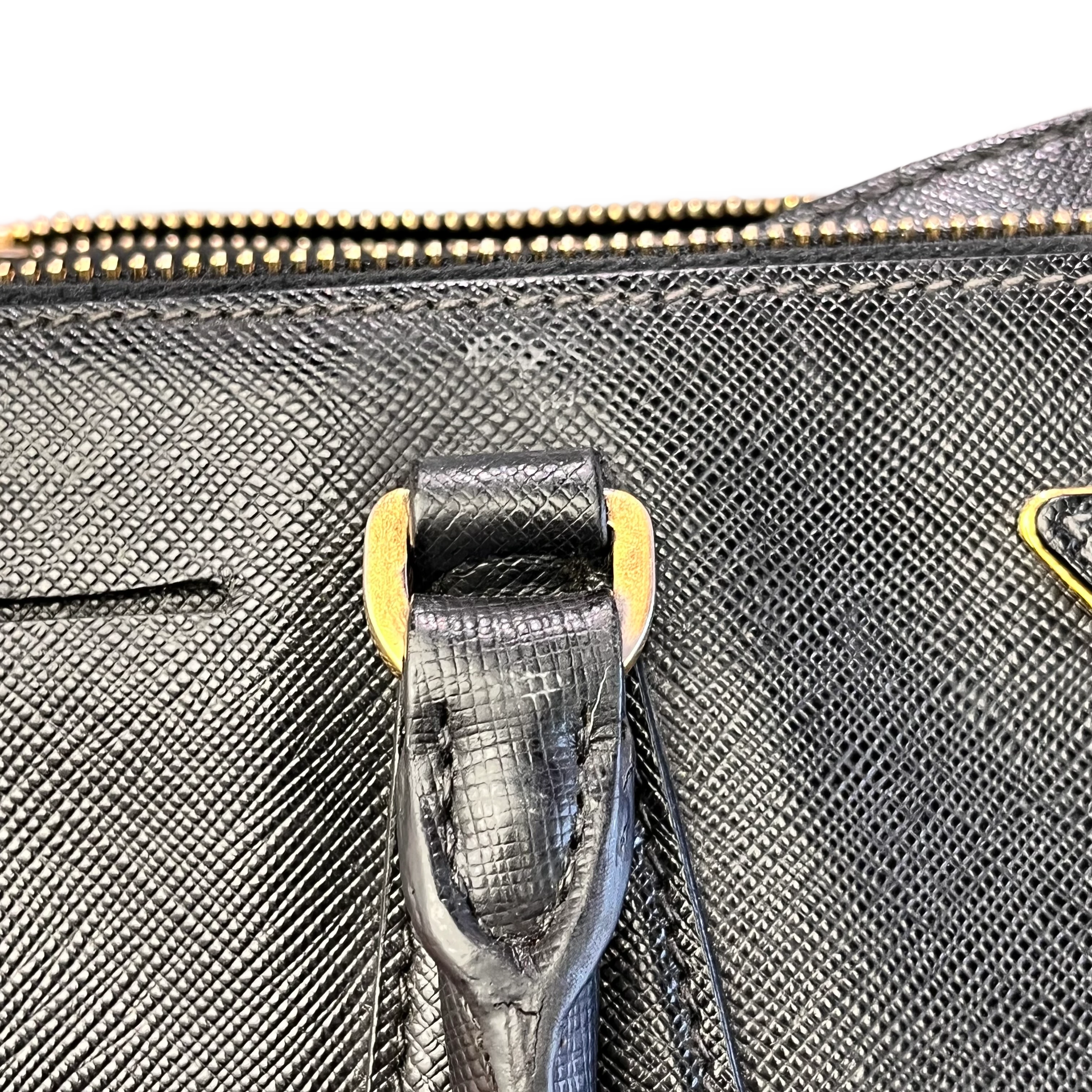 Prada Galleria Small in Pelle Saffiano Nera