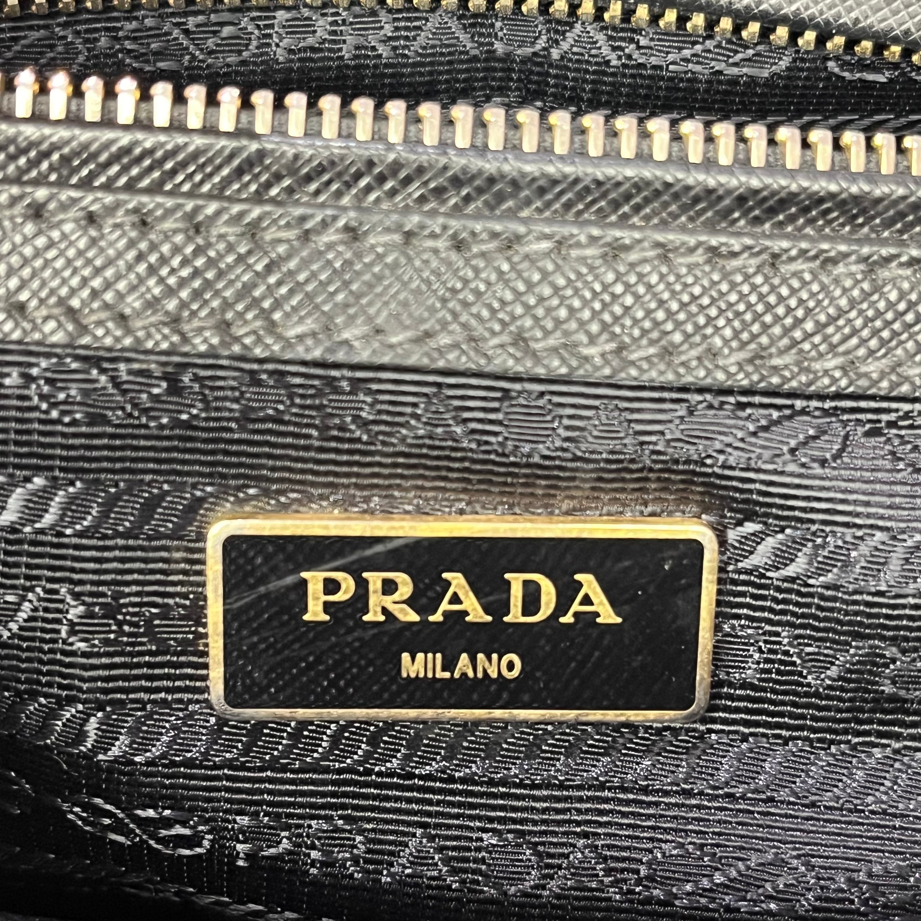 Small Prada Galleria Saffiano leather bag Black
