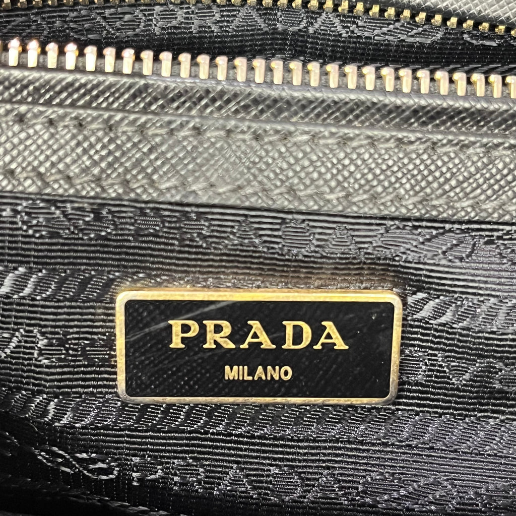 Prada Galleria Small in Pelle Saffiano Nera