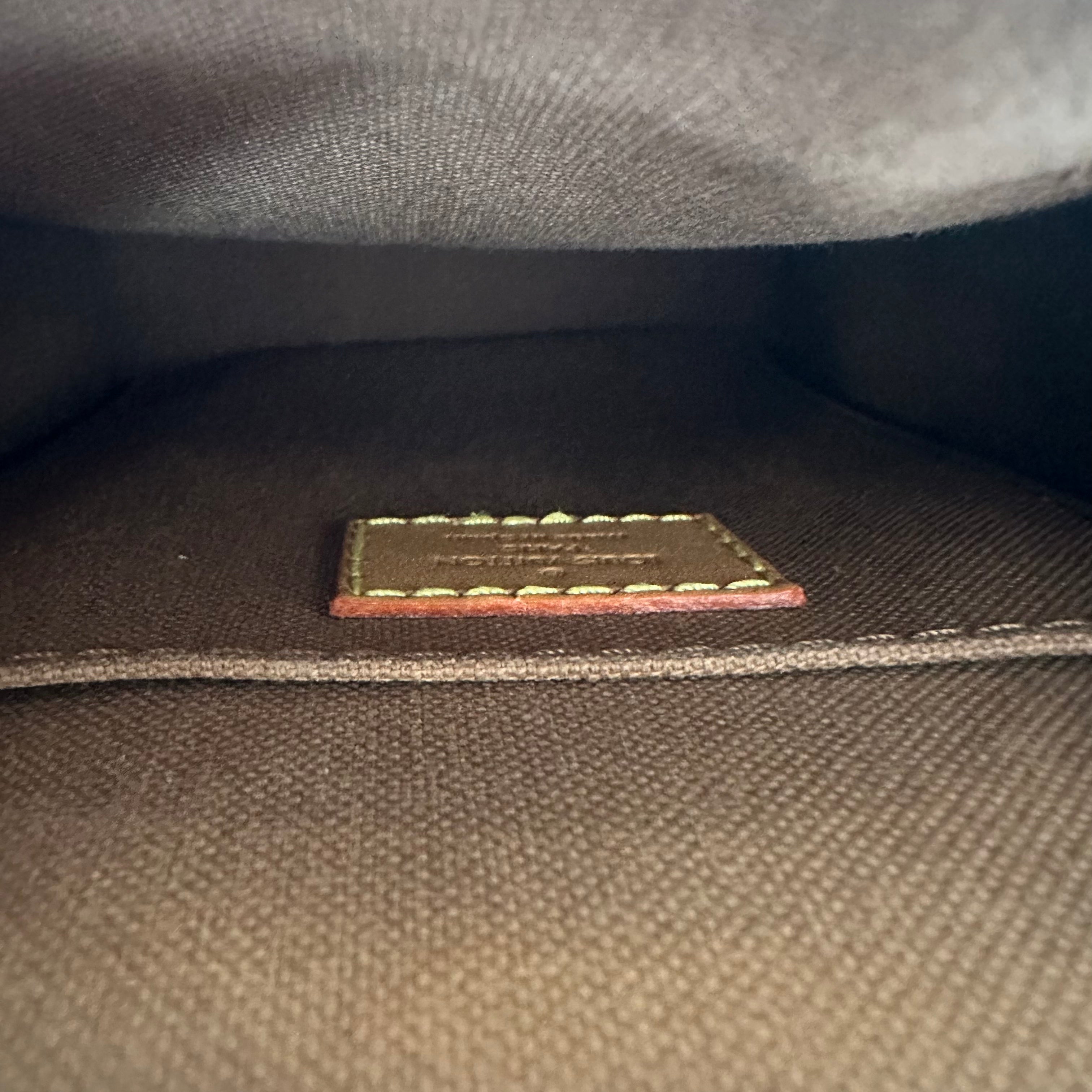 Louis Vuitton Petit Sac Plat Mini