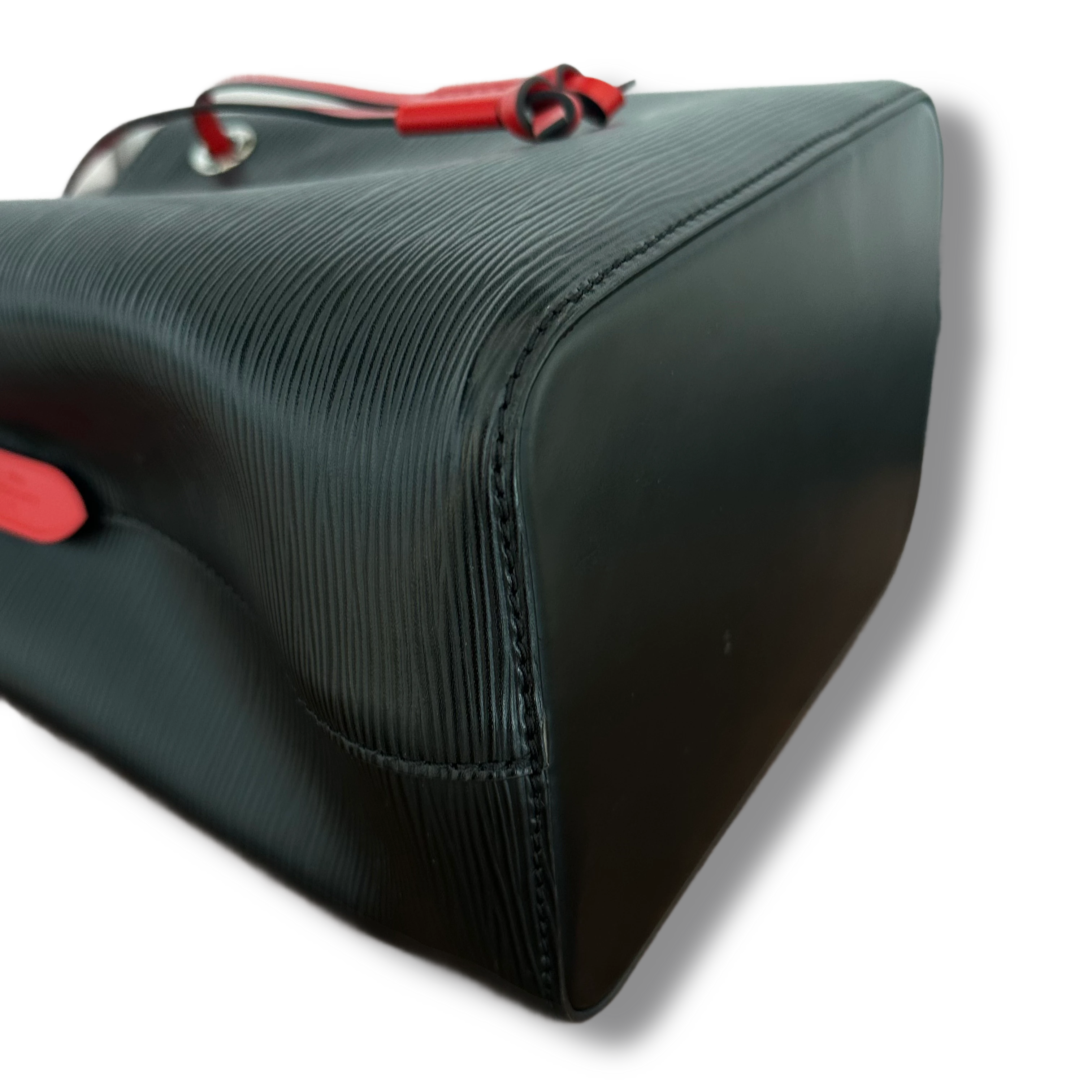 Louis Vuitton Noé BB in Pelle Epi – Borsa a Secchiello