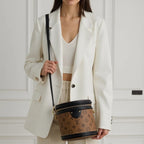 Louis Vuitton Cannes Reverse Monogram – Beauty Case Marrone