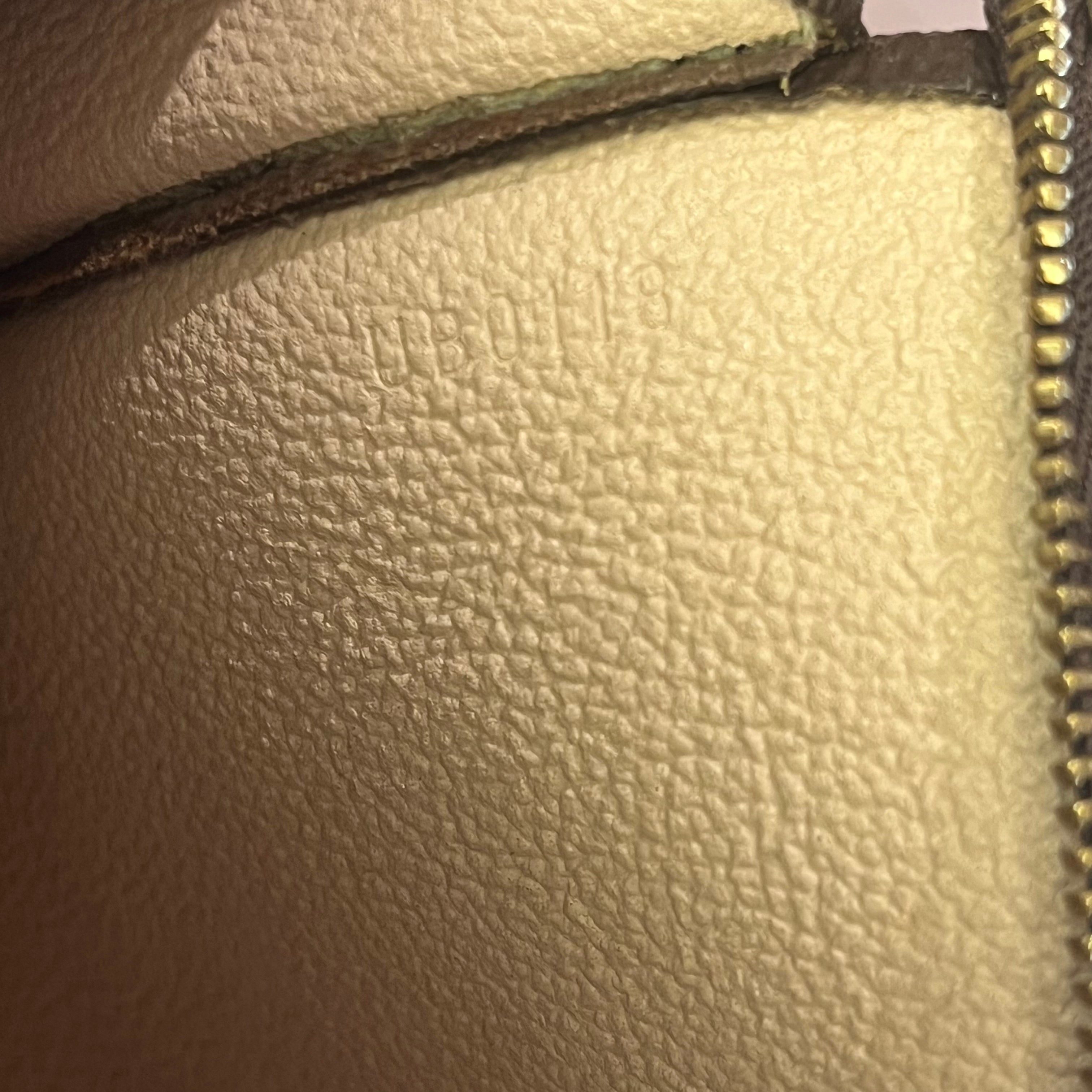 Louis Vuitton Pochette Toilette Monogram