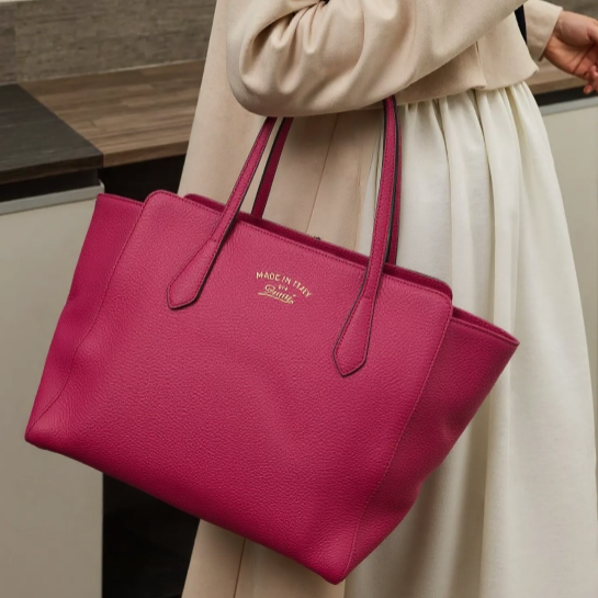 Gucci Swing Pebbled Leather Tote