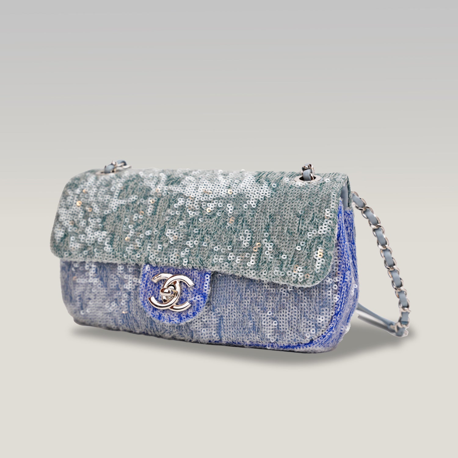 Chanel Classic Flap 25 Limitata con Paillettes Azzurre – 2018